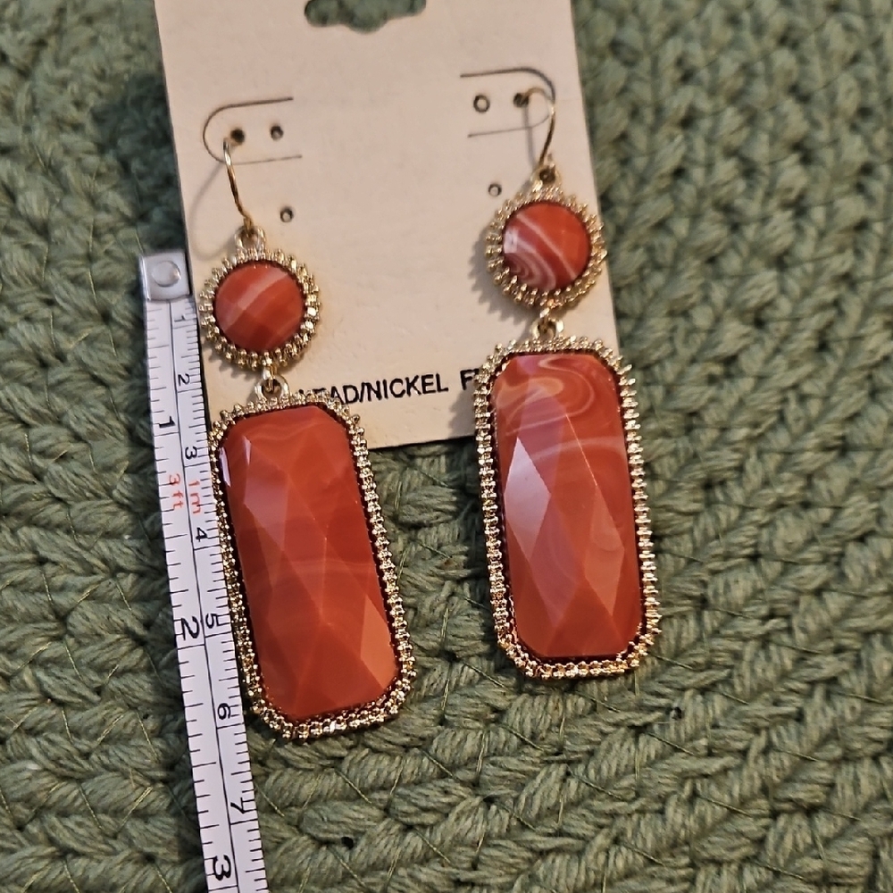 Source Unknown Gold and Coral Earrings - Picture 5 of 5